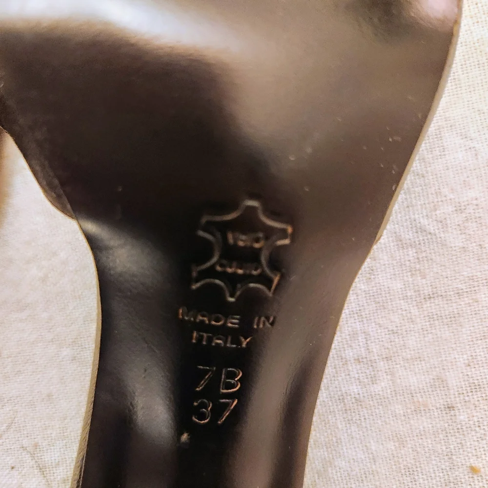 BCBG Brown Slip-On Sandal Heels -‎ Size 7 - Picture 6 of 6